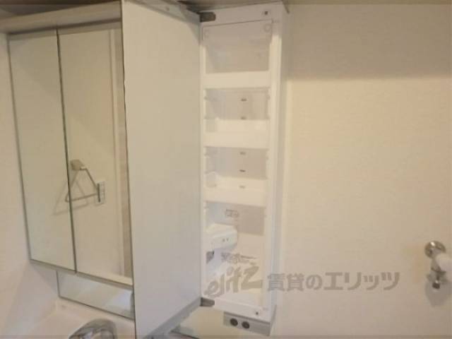 洗面所　上部収納