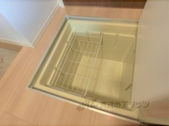 キッチン　床下収納庫