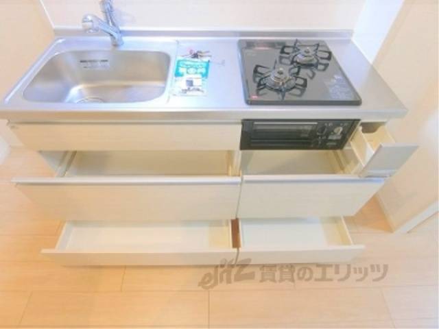 キッチン　シンク下収納
