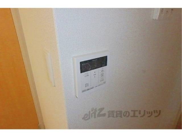 キッチン　給湯リモコン