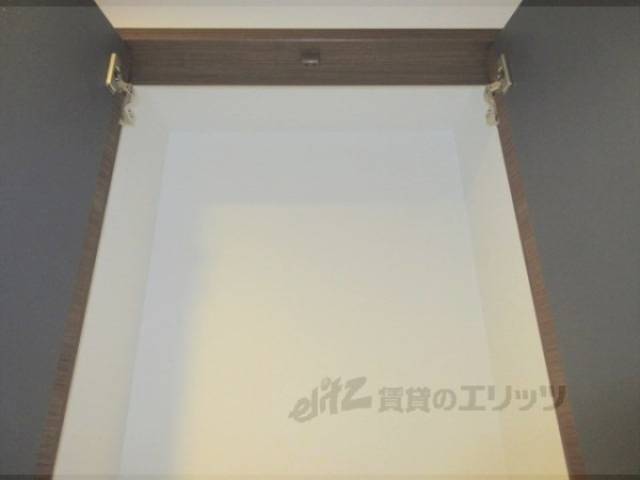 収納　玄関前クローゼット