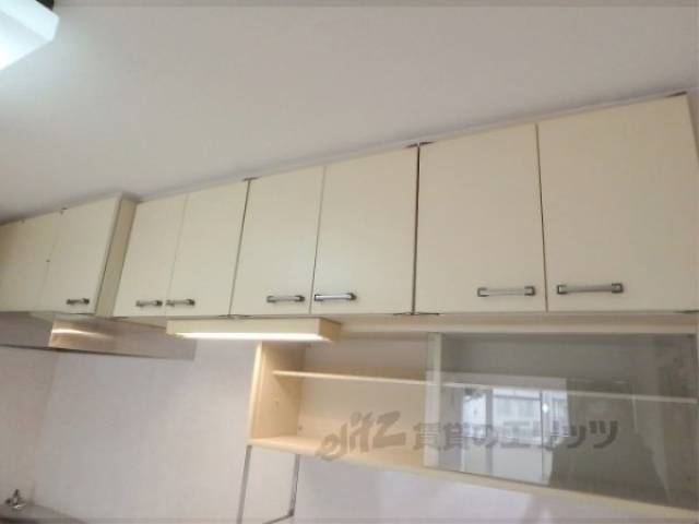 キッチン　キッチン上部収納