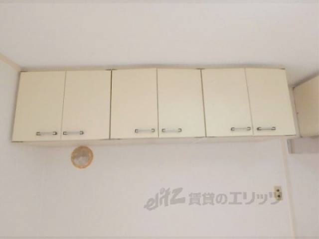 キッチン　キッチン上部収納