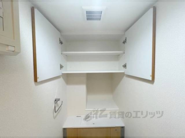 トイレ　収納上
