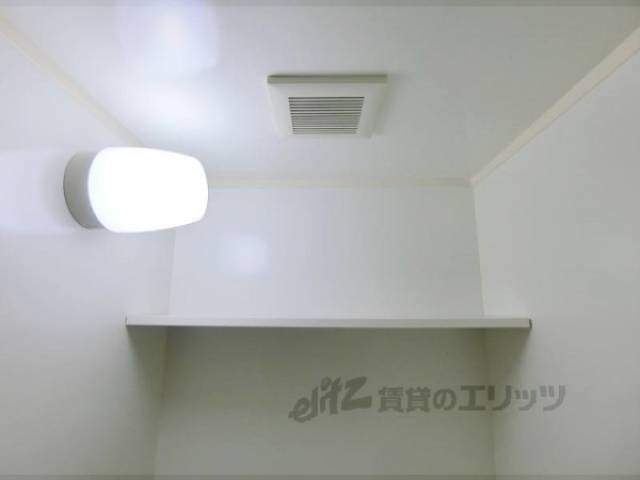 トイレ　上部収納