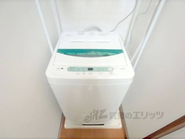 洗濯機置場　共同洗濯機があります