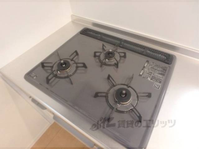 キッチン　ガス3口コンロ