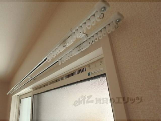 カーテンレール