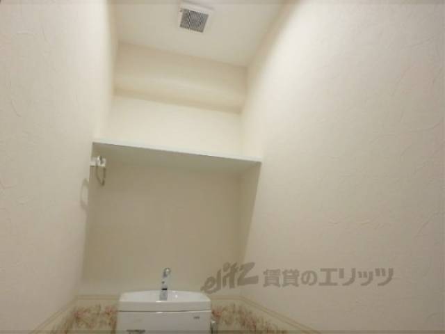 トイレ　トイレ収納
