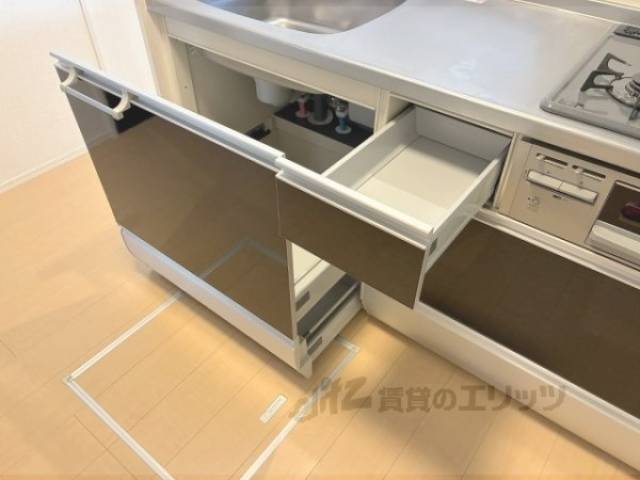 キッチン　下部収納