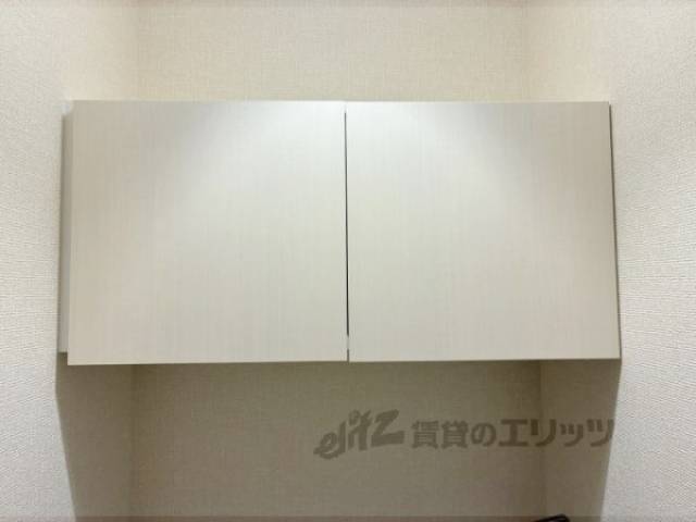 トイレ　上部収納