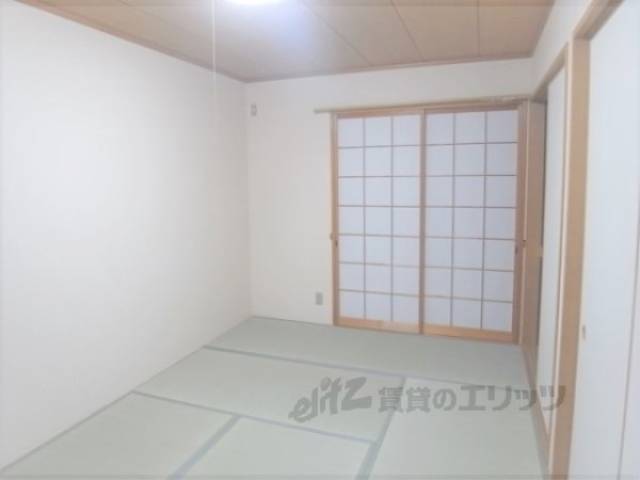 和室　一階の7.5帖和室です。