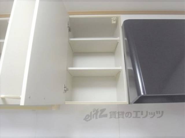 キッチン　上部収納