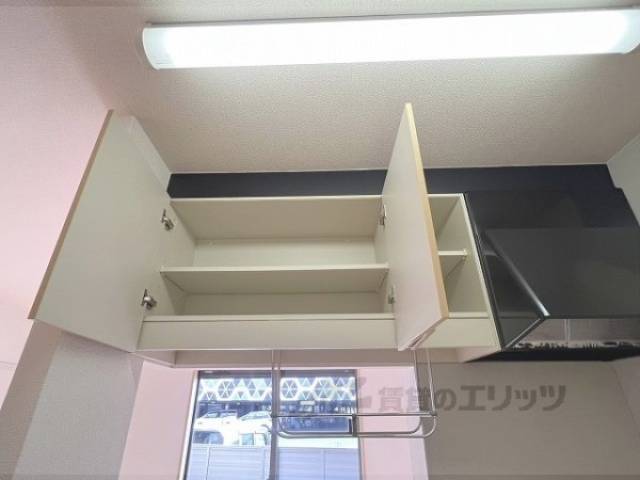 キッチン　上部収納