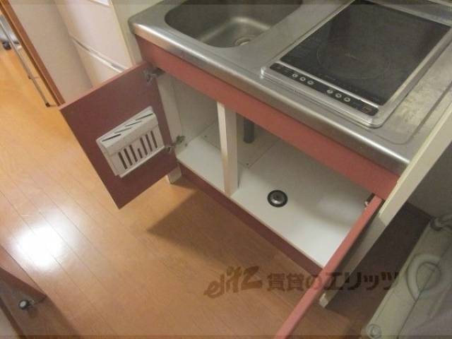 キッチン　収納下部