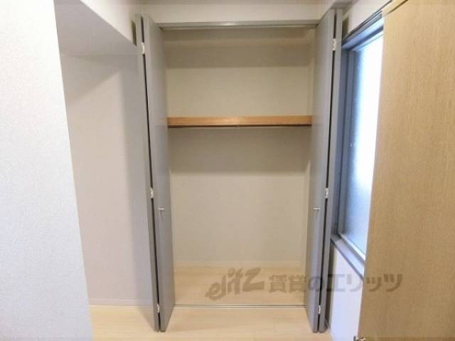 収納　玄関前
