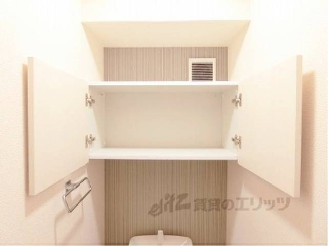 トイレ　棚
