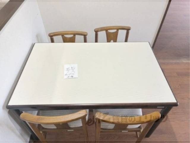 リビング　備え付け机