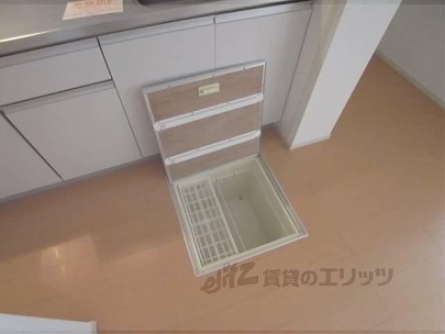 キッチン　床下収納