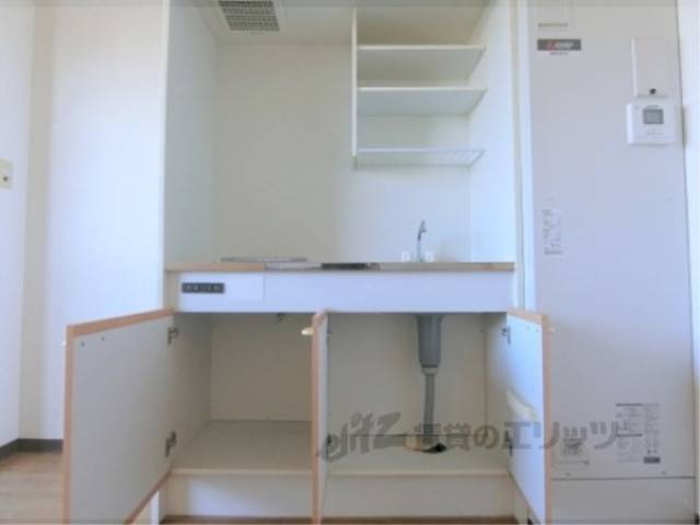 キッチン　収納棚