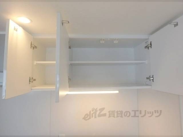 キッチン　収納上部