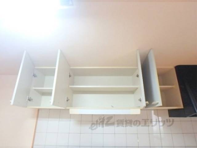 キッチン　上部収納