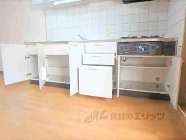 キッチン　下部収納