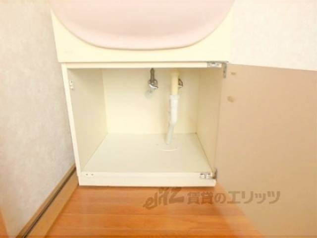 洗面所　下部収納