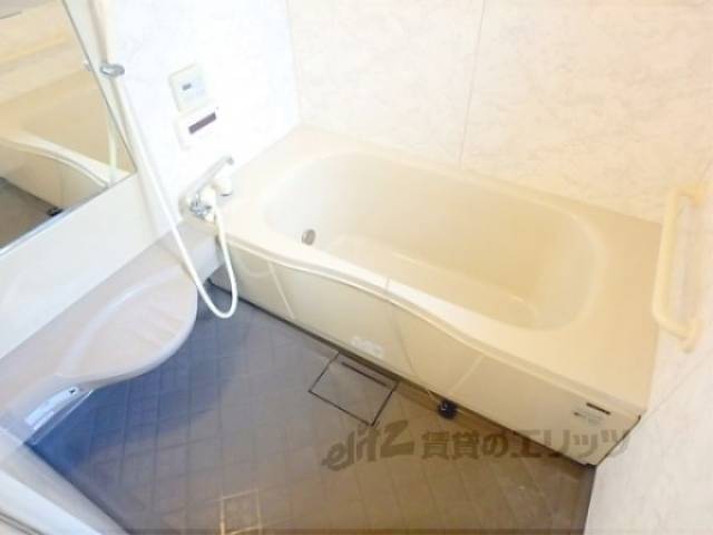 風呂　広々しています。