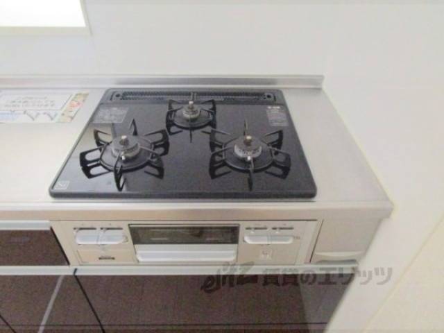 キッチン　ガス3口コンロ
