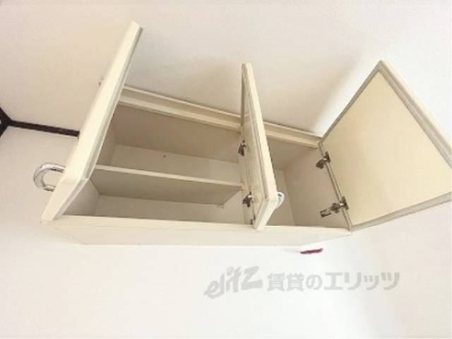 キッチン　キッチン上部収納