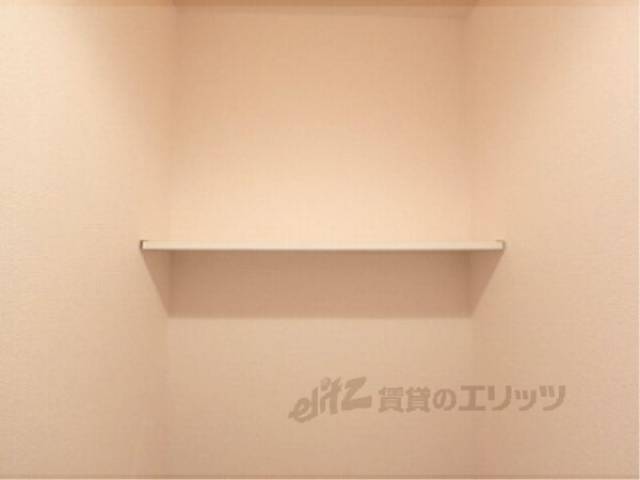 トイレ　トイレ上の収納