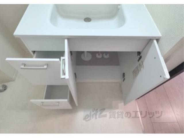 収納　洗面台下