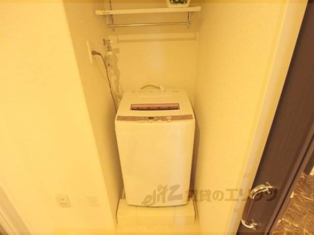 洗濯機置場　洗濯機