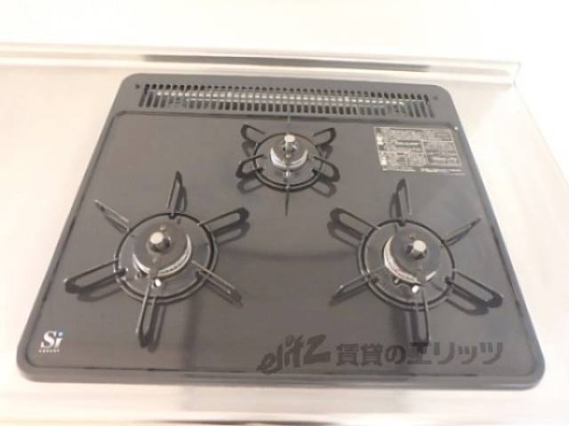 キッチン　ガス3口コンロ