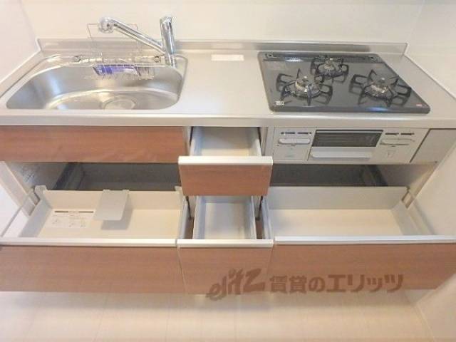 キッチン　収納