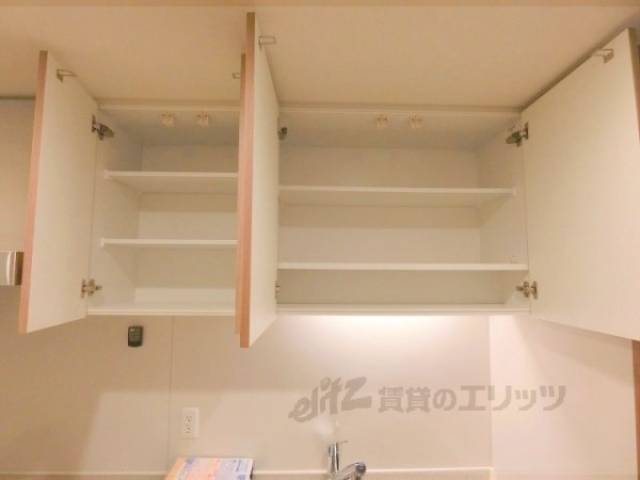 キッチン　キッチン上部収納