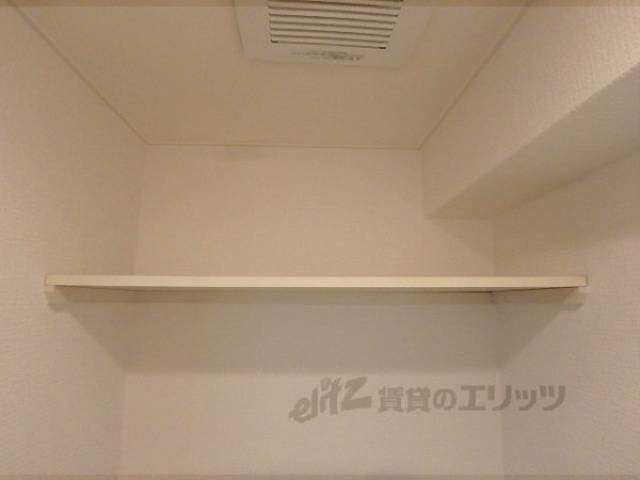 トイレ　上部収納