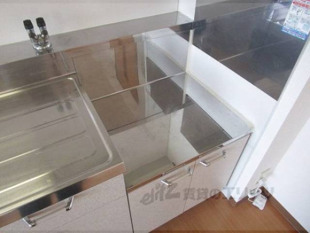 キッチン　コンロ置き場