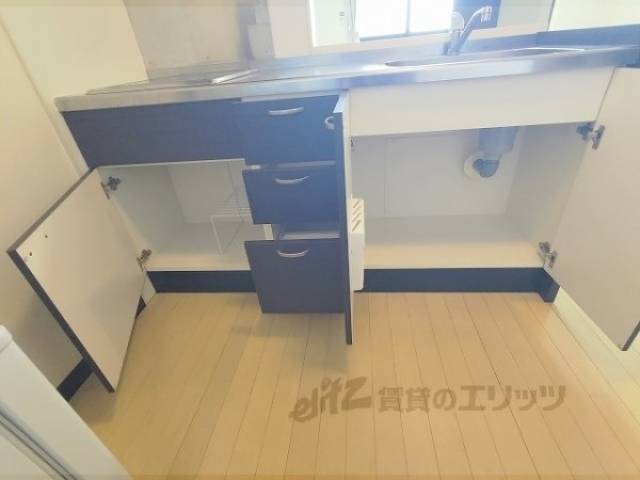 キッチン　下部収納