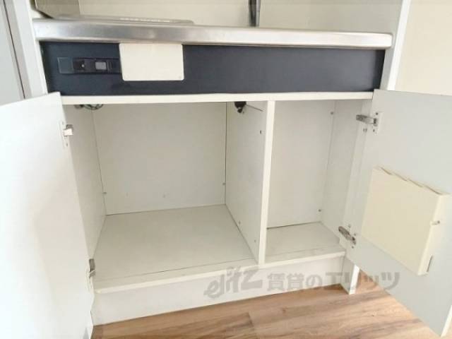 キッチン　シンク下収納
