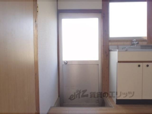 キッチン　勝手口