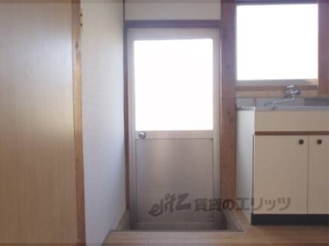 キッチン　勝手口