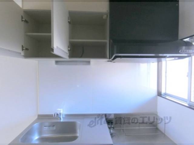 キッチン　上部収納棚