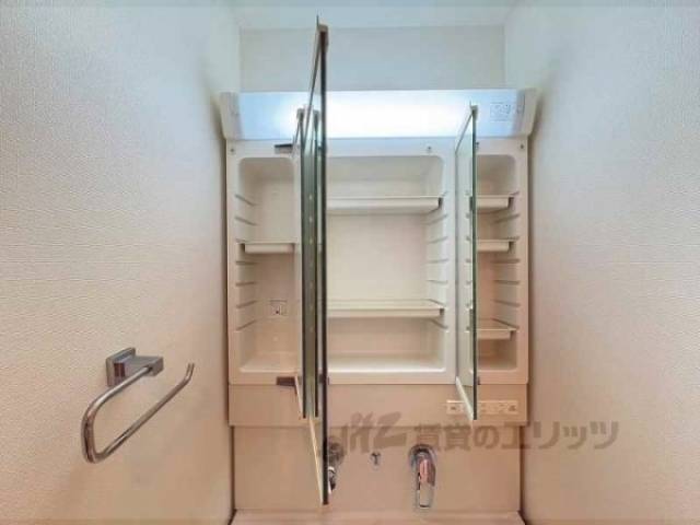 洗面所　洗面台収納