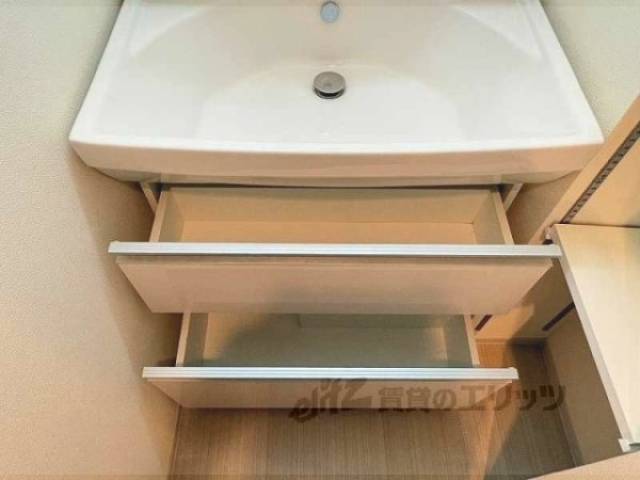 洗面所　洗面台収納