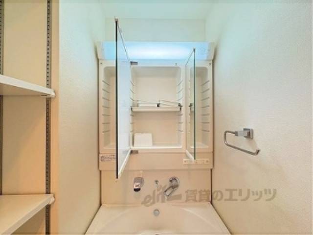 洗面所　洗面台収納