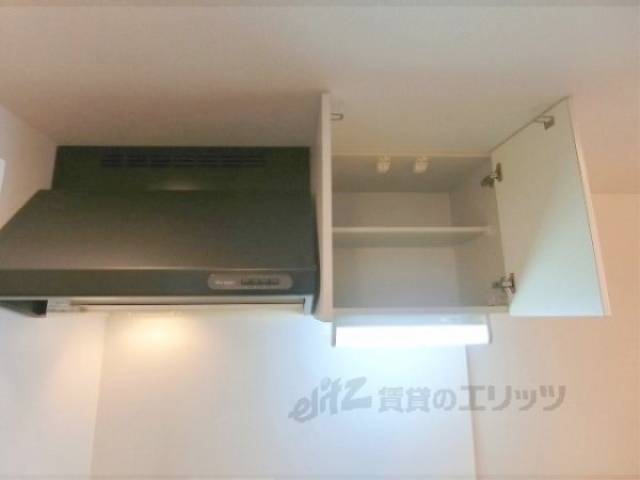 キッチン　上部収納