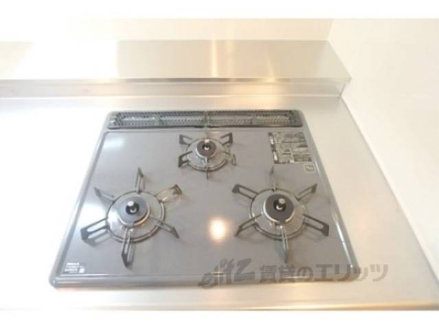 キッチン　ガス3口コンロ