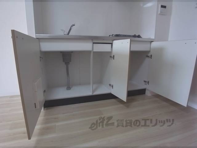 キッチン　下部収納